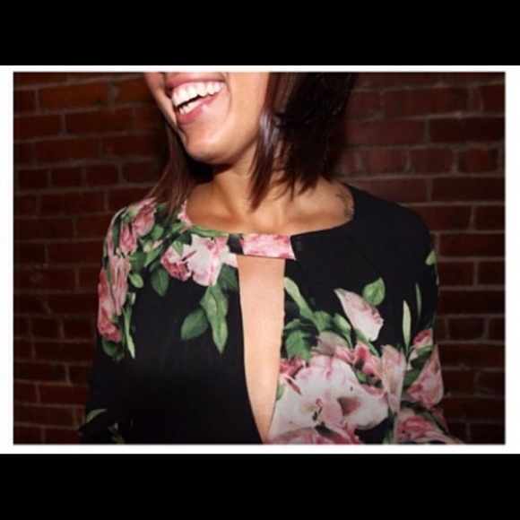 Long Sleeve Floral Romper. - Picture 2 of 8